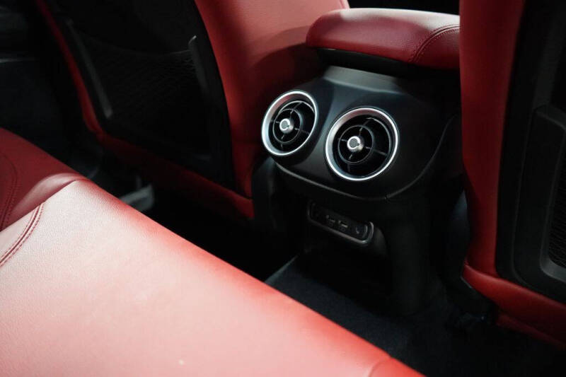 2023 Alfa Romeo Stelvio Sprint