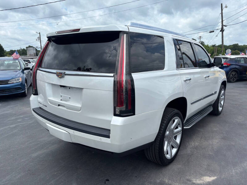 2017 Cadillac Escalade Luxury