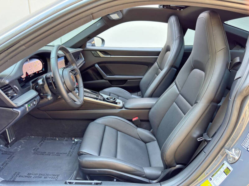 2025 Porsche 911 Carrera