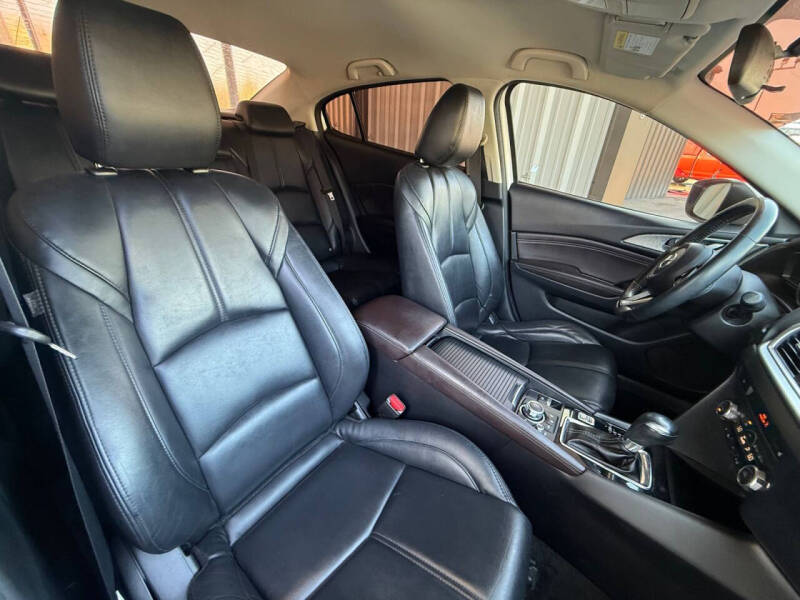 2018 Mazda MAZDA3 Touring