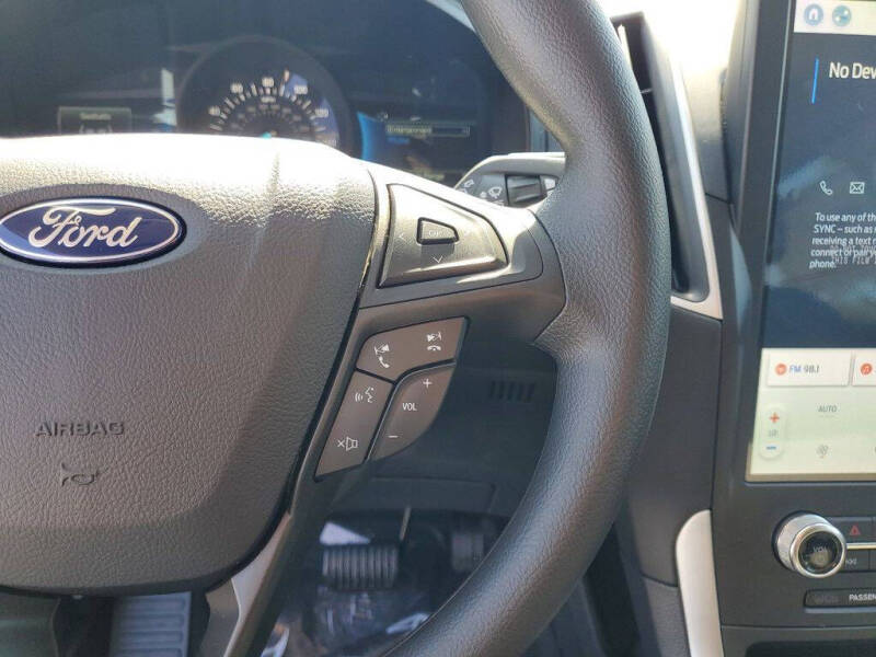 2024 Ford Edge SE