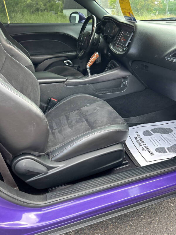 2019 Dodge Challenger R/T photo 21
