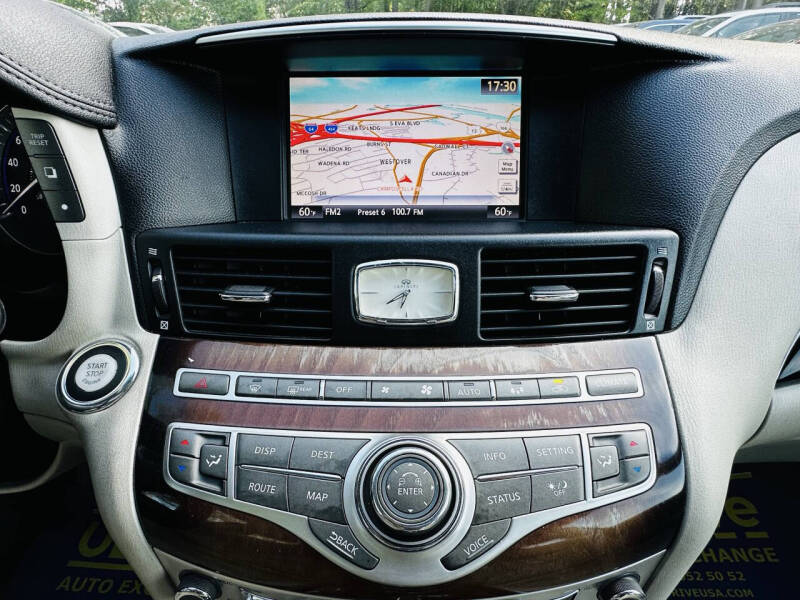2011 Infiniti M56
