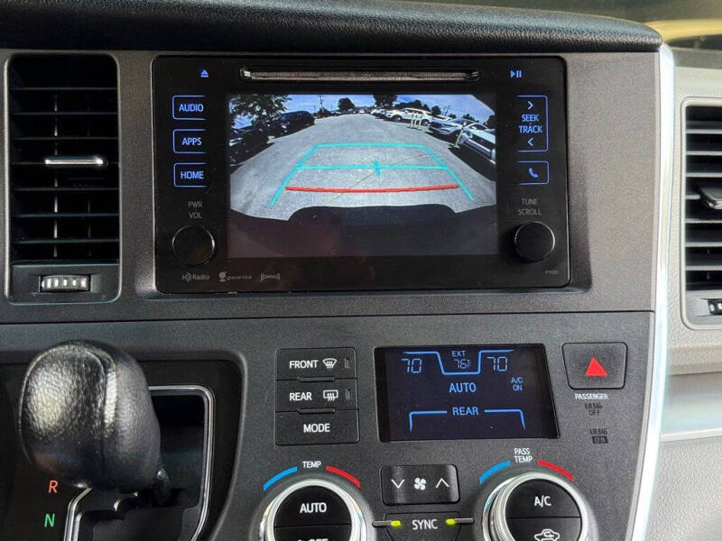 2017 Toyota Sienna