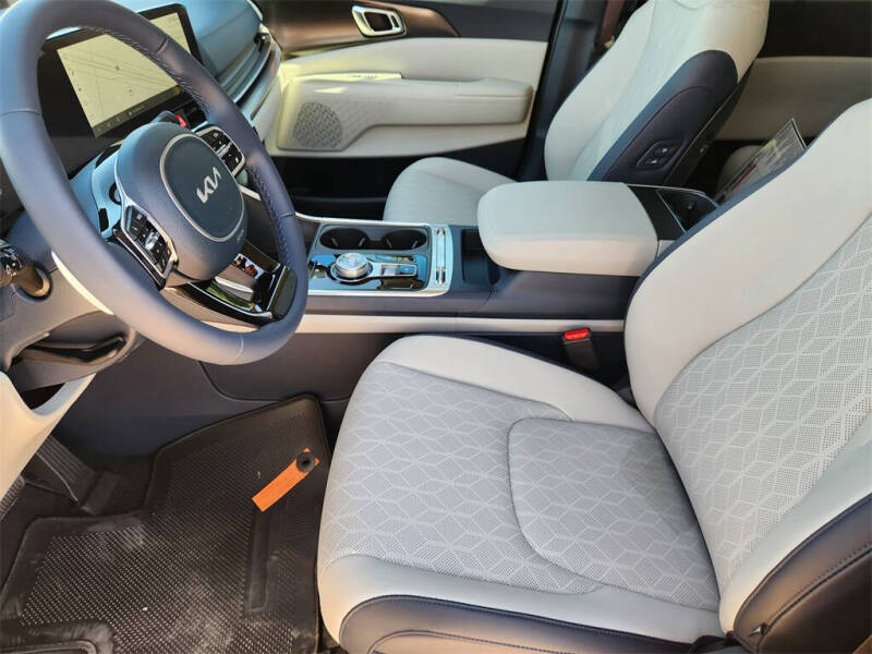 2026 Kia Carnival Hybrid SX