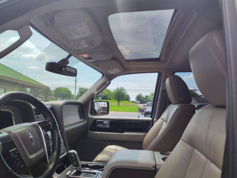 2016 Lincoln Navigator Select