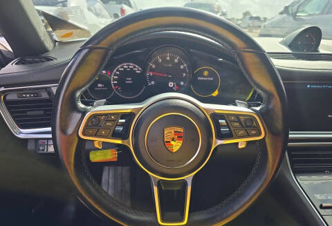 2018 Porsche Panamera 4