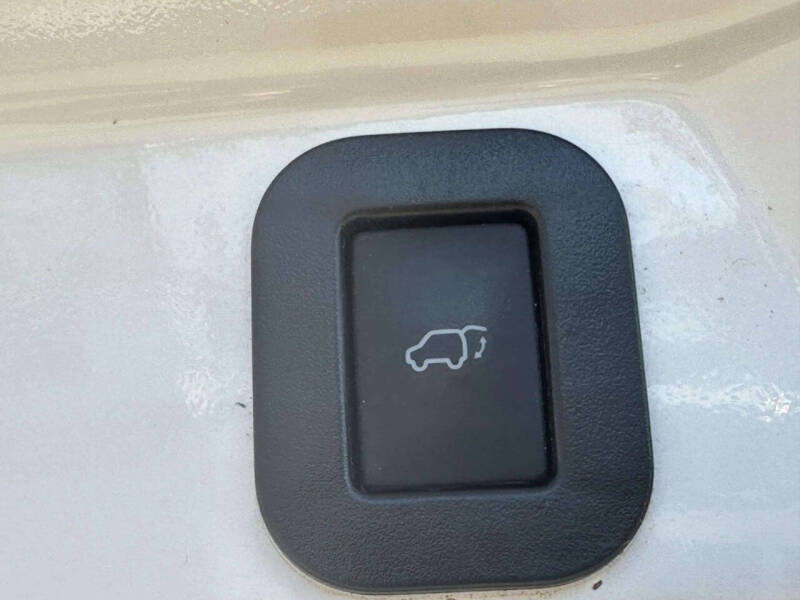 2015 Toyota Sienna XLE 7-Passenger Auto Access Seat
