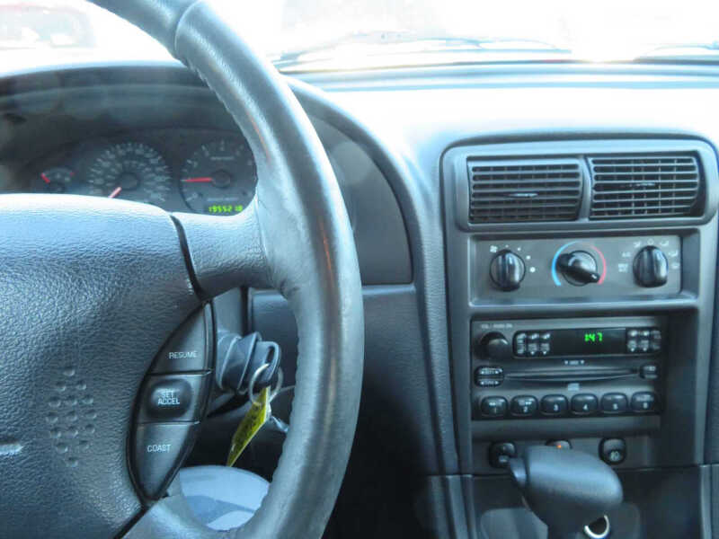 2003 Ford Mustang GT Deluxe