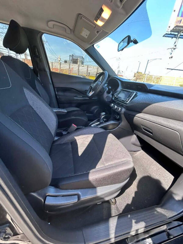 2019 Nissan Kicks S