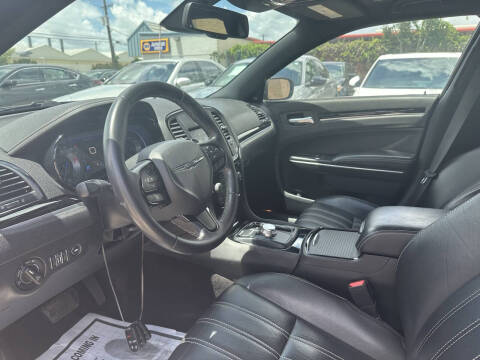 2018 Chrysler 300 S