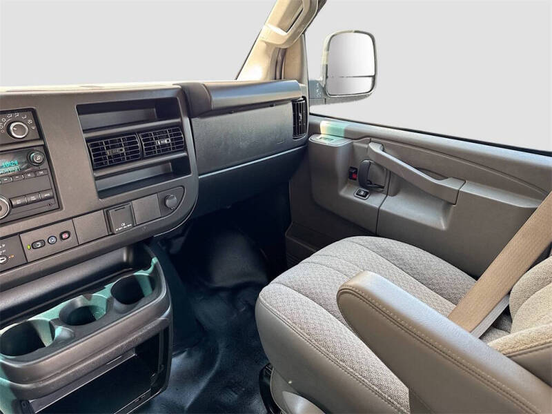 2023 Chevrolet Express 2500