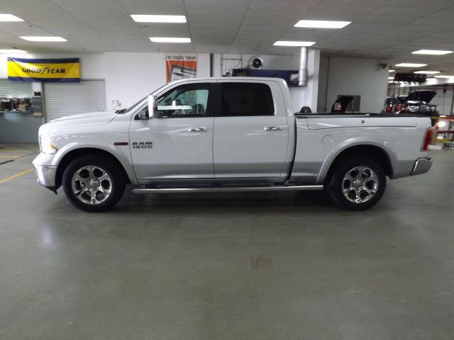 Used 2018 RAM Ram 1500 Pickup Laramie with VIN 1C6RR7VM7JS262273 for sale in Platteville, WI