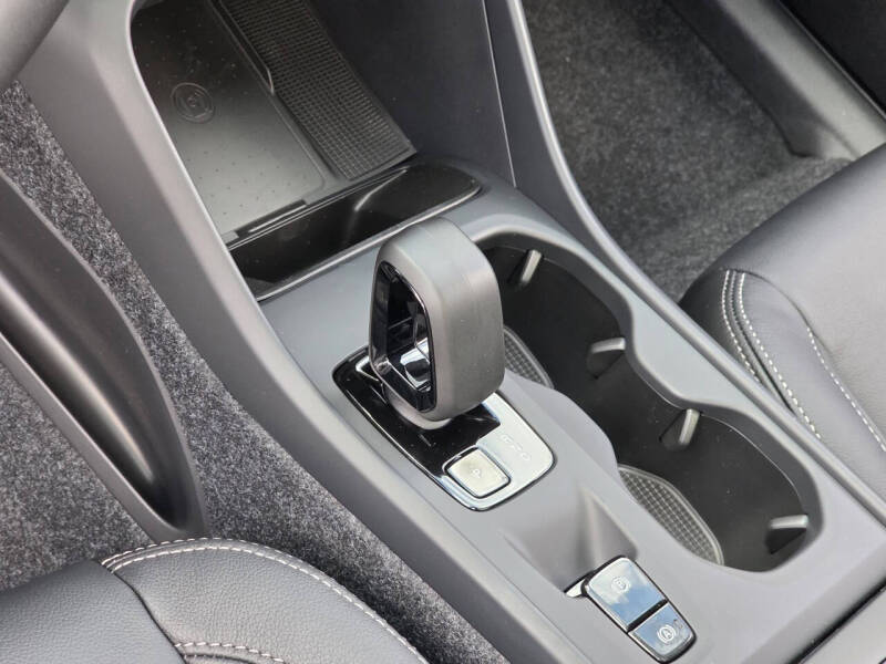 2026 Volvo XC40 B5 Core