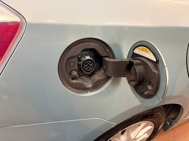 2014 Toyota Prius Plug-in Hybrid