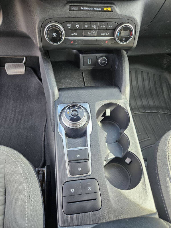 2020 Ford Escape SE