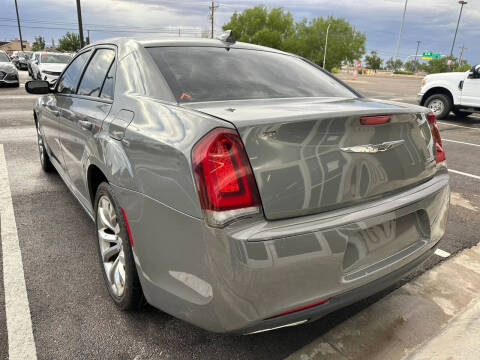 2019 Chrysler 300