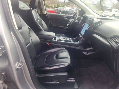 2022 Ford Edge Titanium