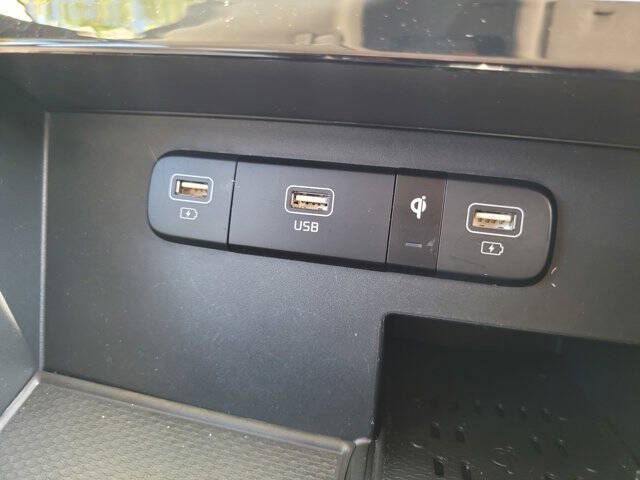 2024 Kia Carnival SX