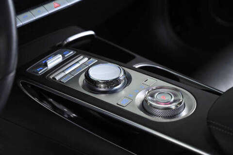 2025 Genesis GV70 2.5T Standard