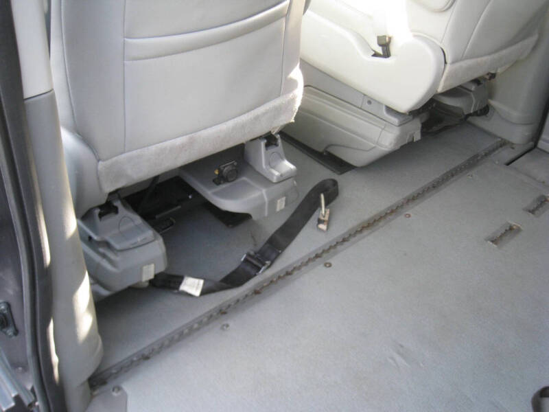 2014 Toyota Sienna XLE 7-Passenger Auto Access Seat
