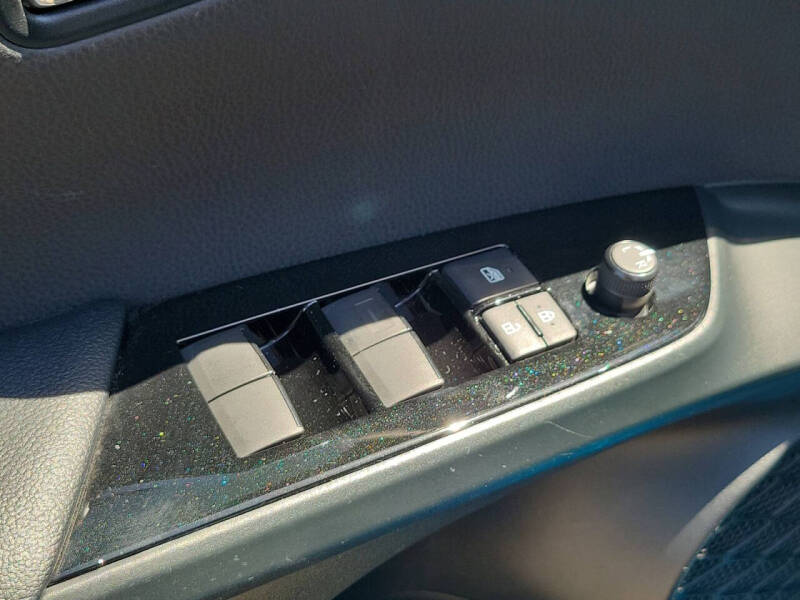 2022 Toyota Prius LE