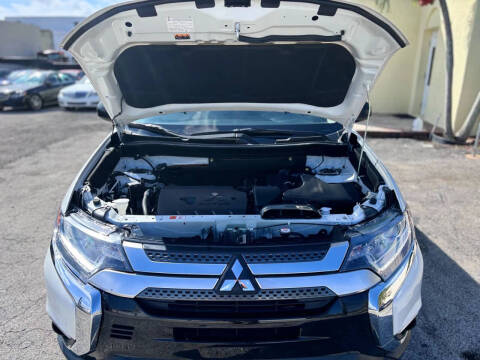 2019 Mitsubishi Outlander ES