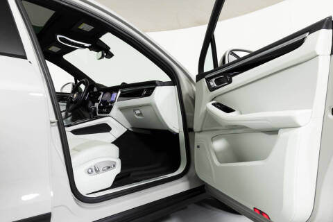 2022 Porsche Macan S