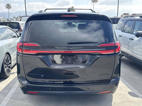 2025 Chrysler Pacifica Limited