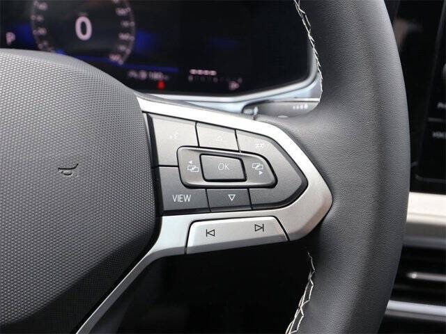 2025 Volkswagen Taos SE 4Motion