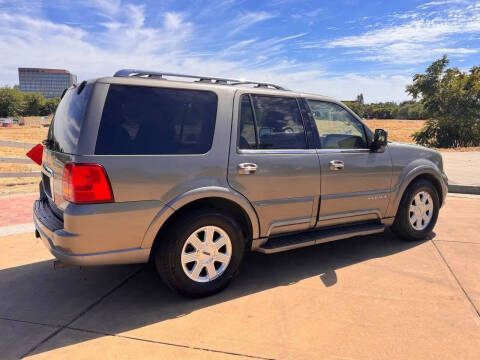 2004 Lincoln Navigator Luxury