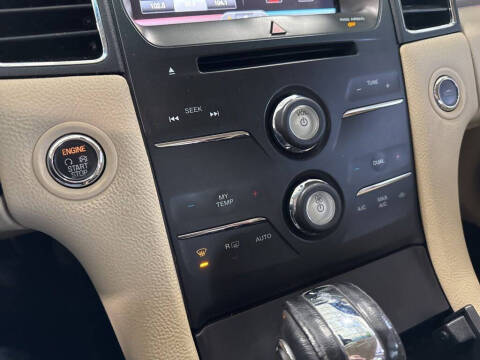 2015 Ford Taurus SEL