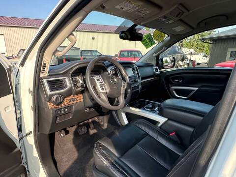2017 Nissan Titan SL