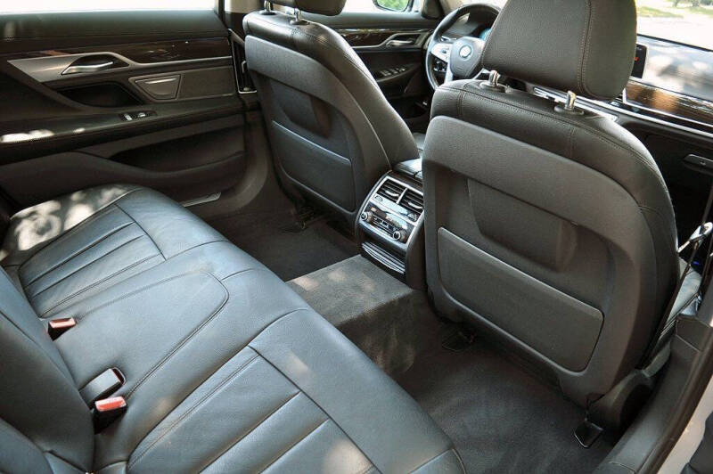 2019 BMW 7 Series 740i