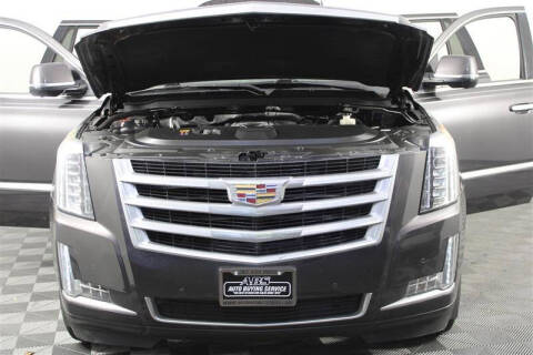 2016 Cadillac Escalade Luxury Collection
