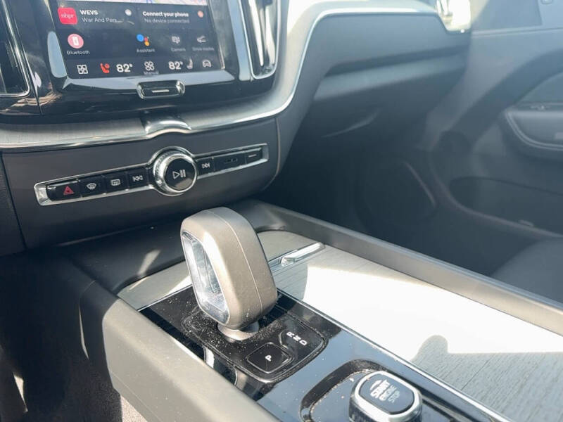 2025 Volvo XC60 B5 Plus Dark Theme