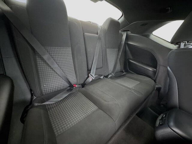 2015 Dodge Challenger SXT