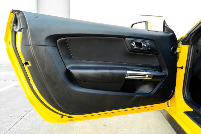 2015 Ford Mustang V6