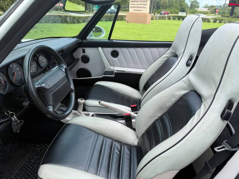 1992 Porsche 911 Carrera 2