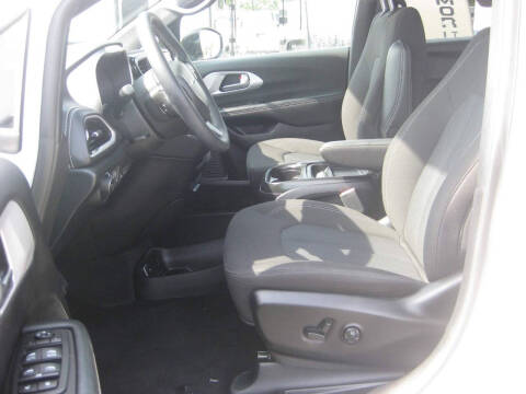 2024 Chrysler Pacifica Touring