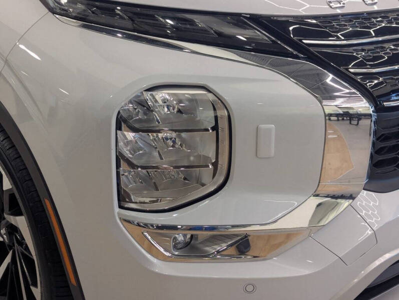 2025 Mitsubishi Outlander PHEV SE