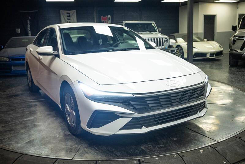 2024 Hyundai Elantra SE