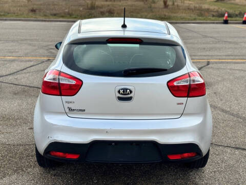 2015 Kia Rio 5-Door LX