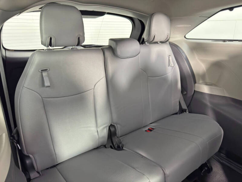 2022 Toyota Sienna Limited 7-Passenger
