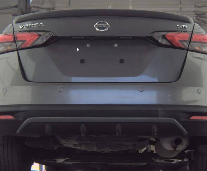 2022 Nissan Versa SR