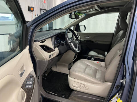2017 Toyota Sienna XLE 7-Passenger