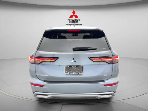 2026 Mitsubishi Outlander SE
