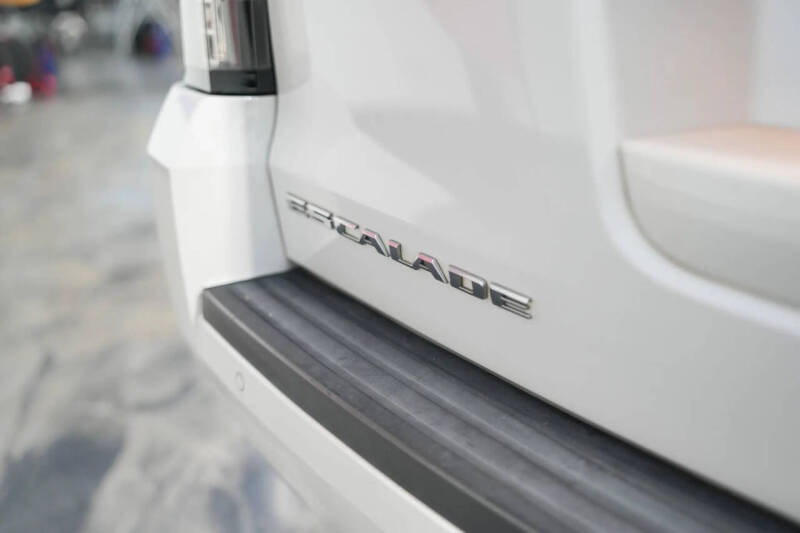 2016 Cadillac Escalade Luxury Collection