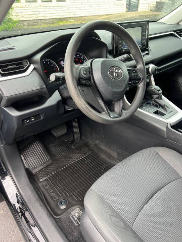 2022 Toyota RAV4 LE