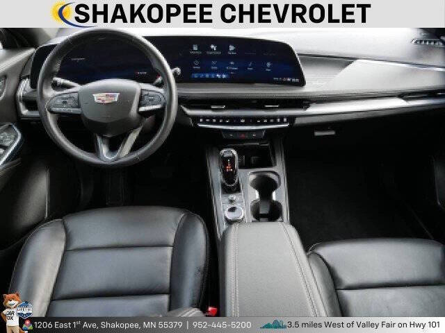 2024 Cadillac XT4 Premium Luxury
